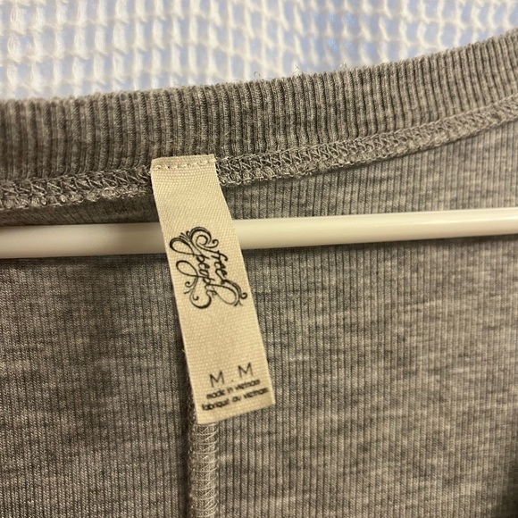 Free People Flowy January Top in Heather Gray Size M - Picture 7 of 9